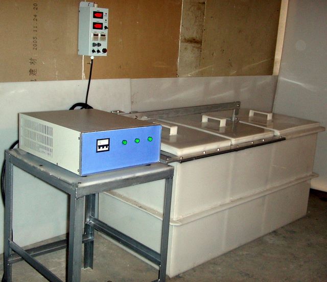 不銹鋼電解拋光液為什么使用時間久了會發(fā)綠色？